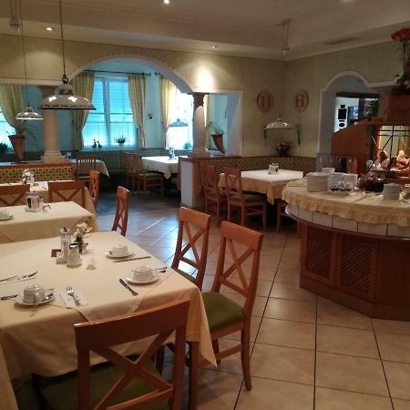 Leonsteinerhof Bed & Breakfast Екстериор снимка
