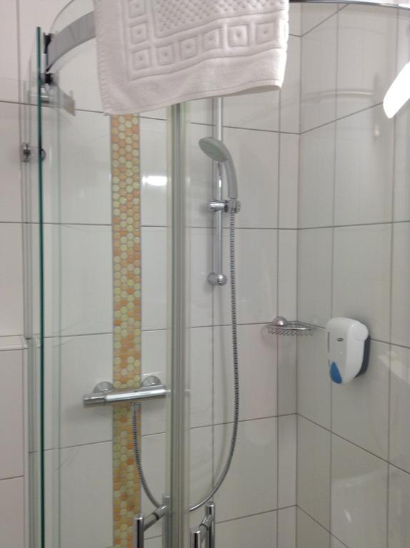 Leonsteinerhof Bed & Breakfast Екстериор снимка
