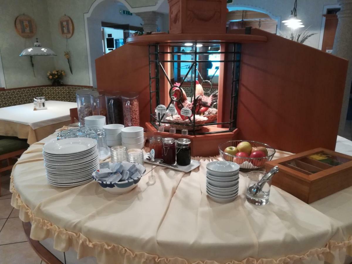 Leonsteinerhof Bed & Breakfast Екстериор снимка